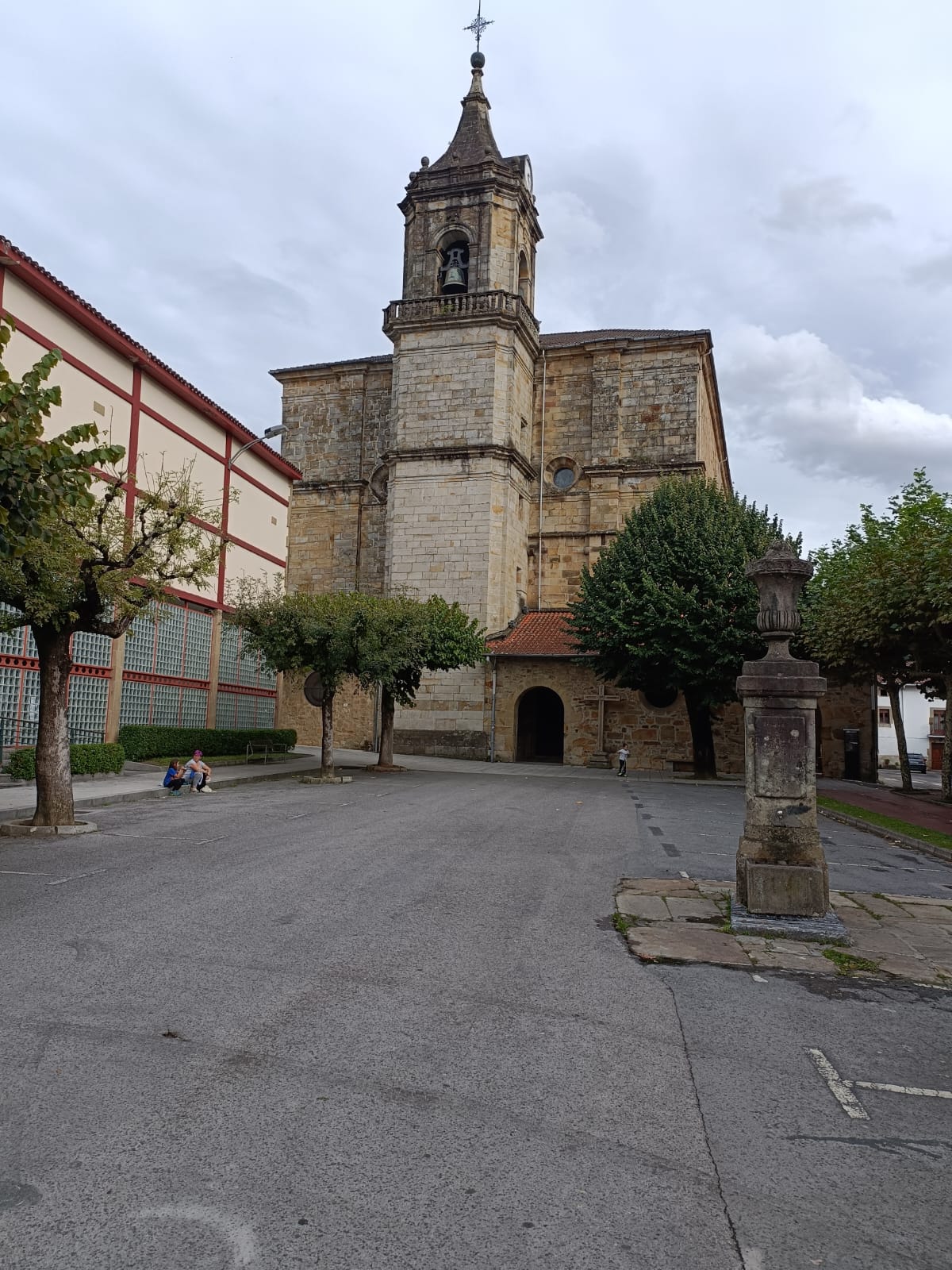 Abadiñoko eliza. Mikel Gorrotxategiren argazkia.