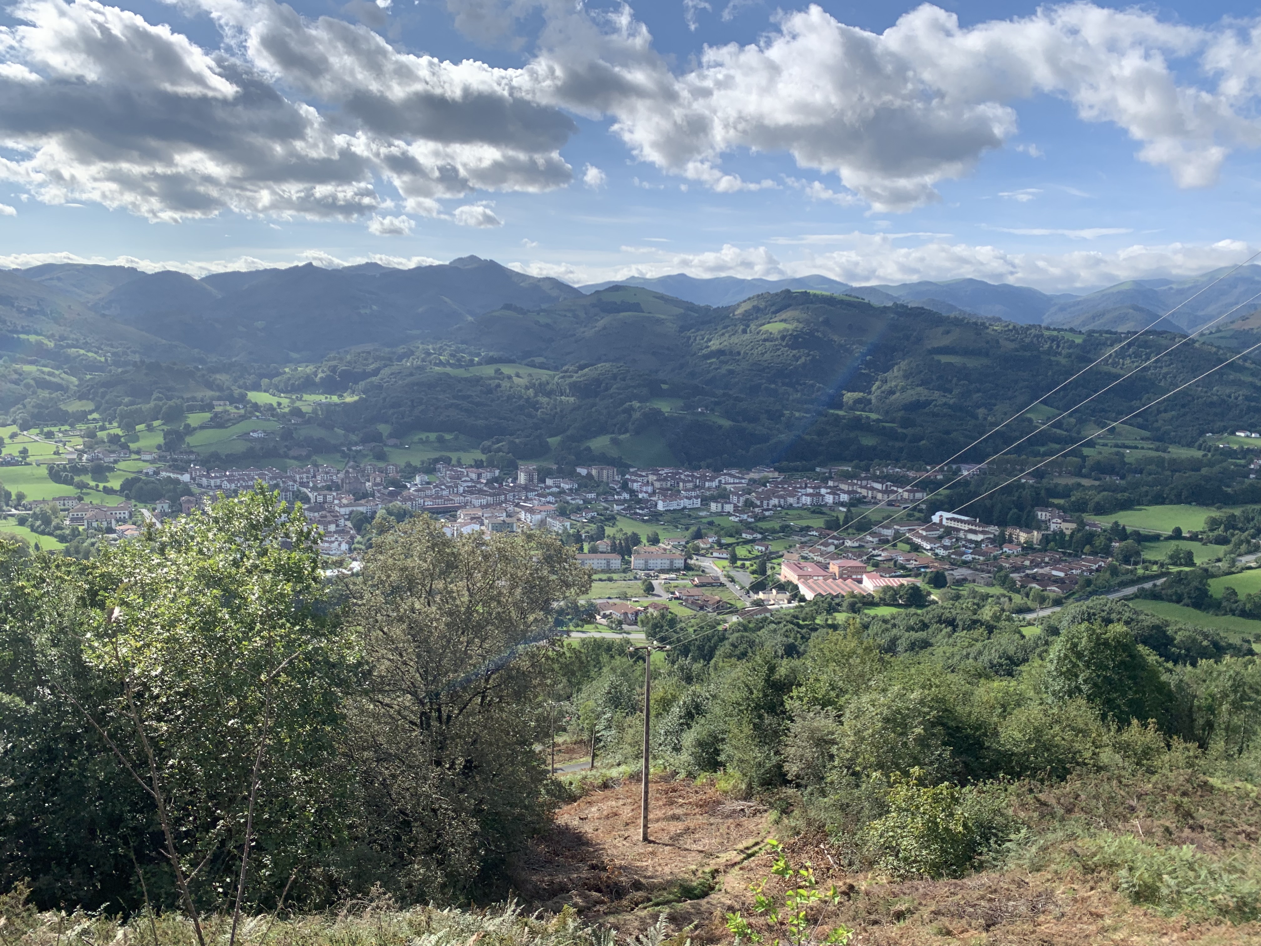 Elizondo, Baztango herriburua, Bagorditik. Paskual Rekalderen argazkia.