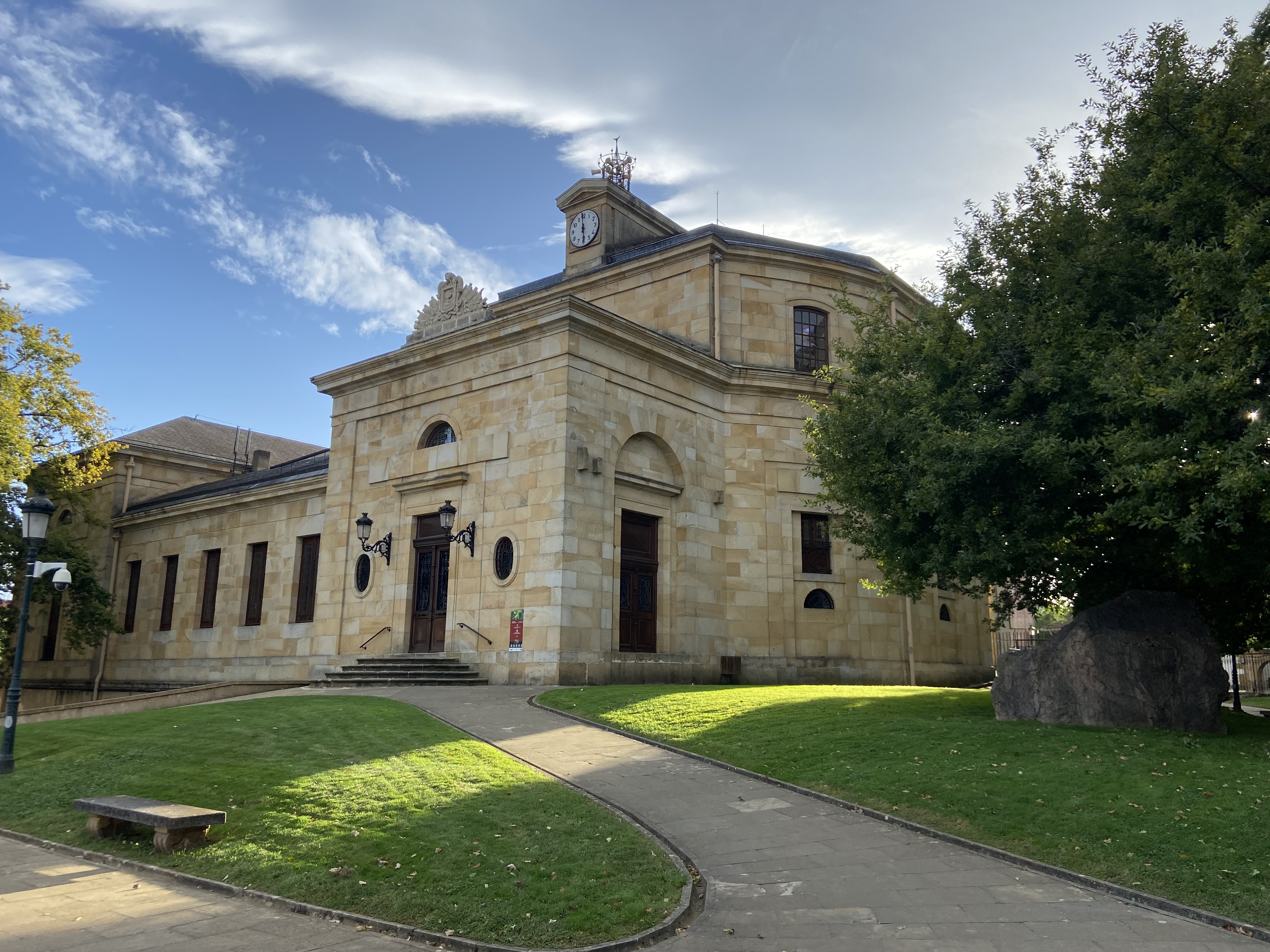 Gernikako batzar etxea. Madalen Martinen argazkia.