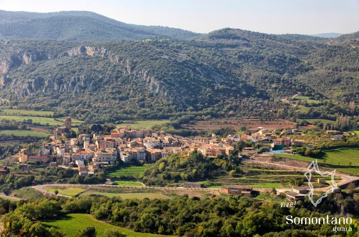 Panorámica de Naval (fuente: https://turismosomontano.es/es/que-ver-que-hacer/pueblos/naval).