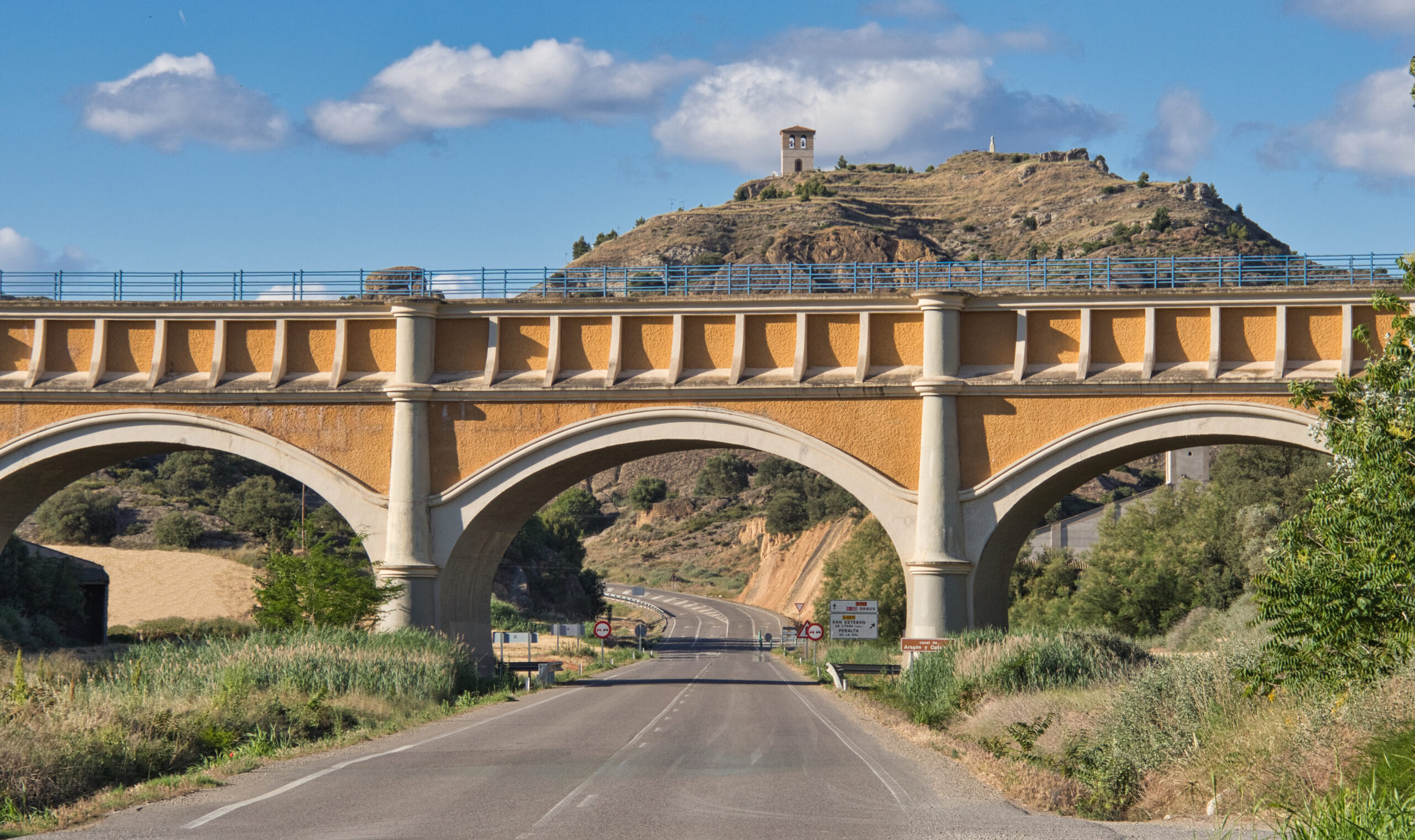 Acueducto de Perera en San Esteban de Litera (fuente: https://sanestebanturismo.com/monumentos/acueducto-de-perera/).