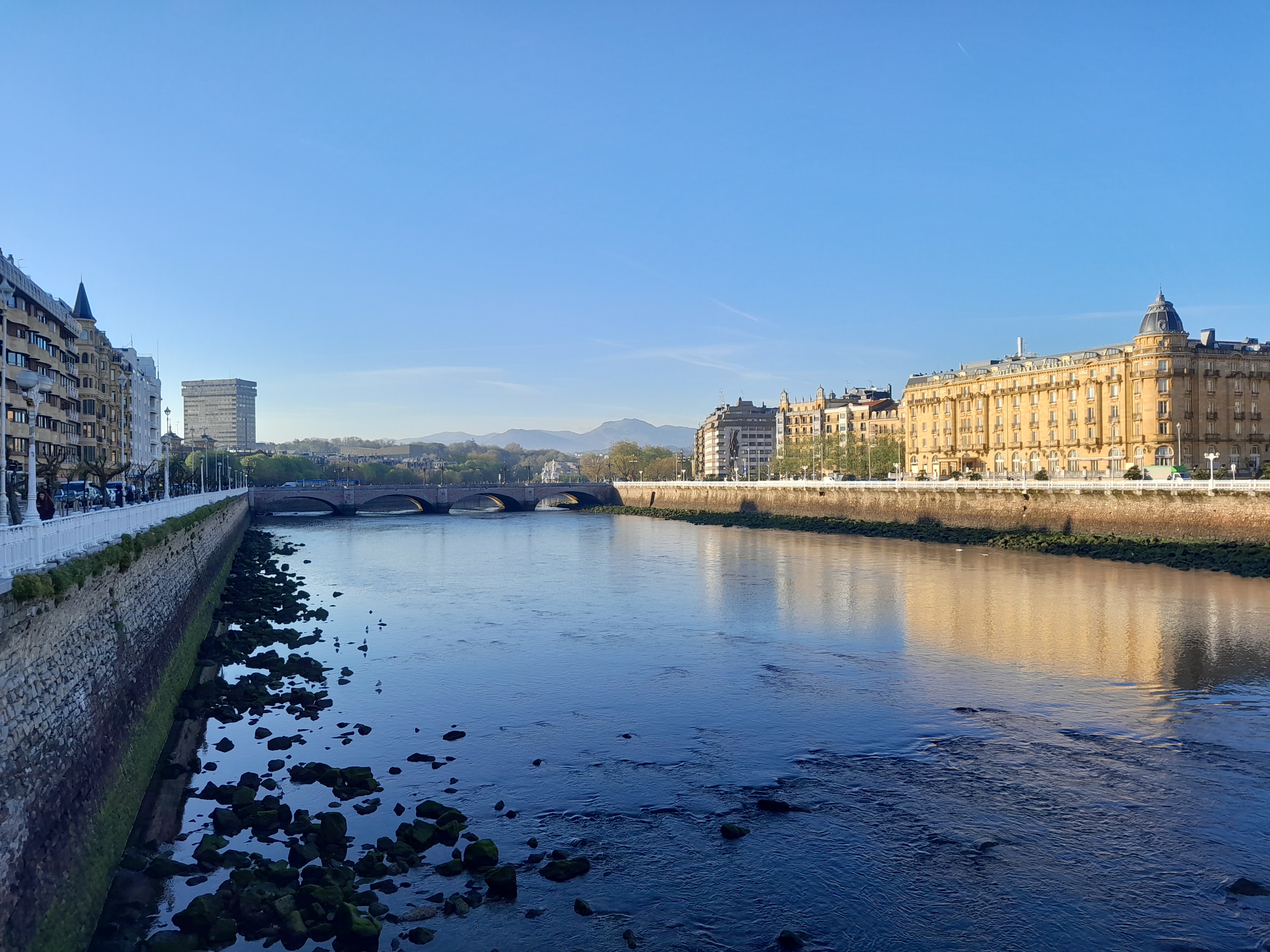 Urumea Donostian, itsasoratu aitzin. Luis Mari Zalduaren argazkia.