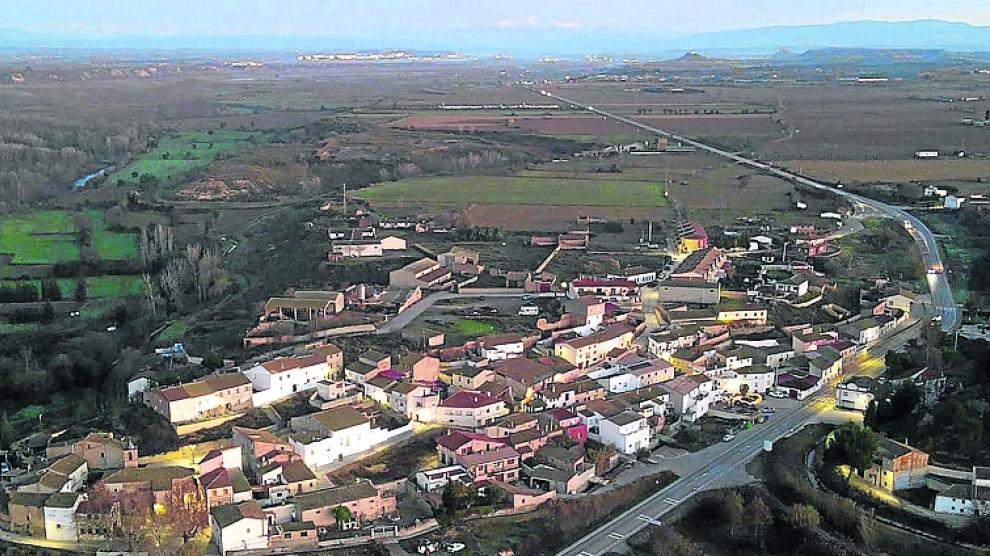 Vista aérea de Alfantega (fuente: https://www.diariodelaltoaragon.es/noticias/comarcas/2022/12/30/alfantega-dispone-de-una-red-de-servicios-para-favorecer-el-bienestar-de-los-vecinos-1621863-daa.html).